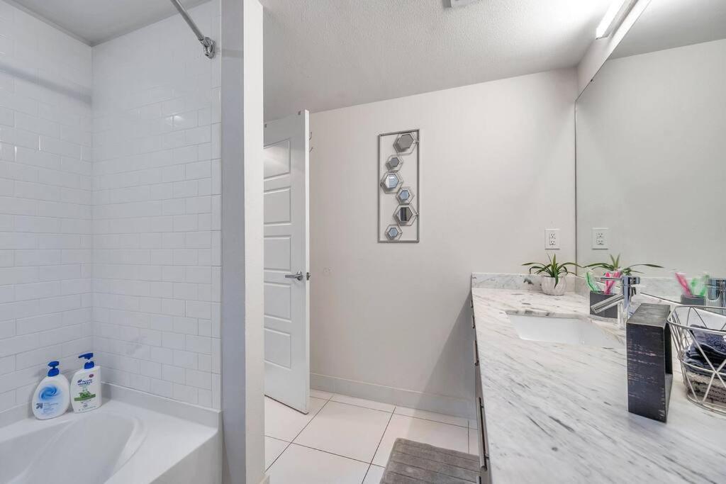 3 Min To Dt Tampa And Amalie Arena - Cozy 1Br - Pool Lägenhet Exteriör bild